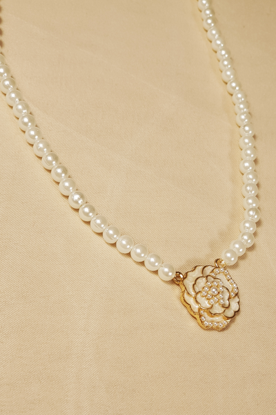 Elegant Floral Pendant Pearl Necklace - LZ012