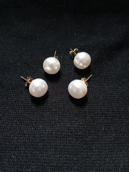 White Pearl Stud Earring